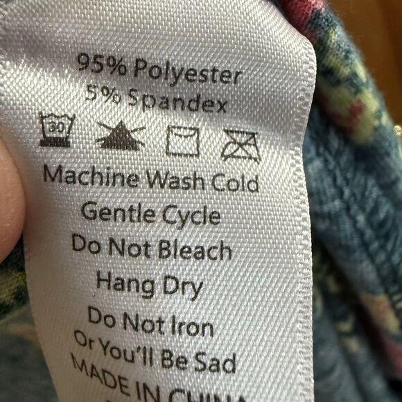 Women’s LuLaRoe Joy Vest Navy Red Roses Size Small - Picture 6 of 6